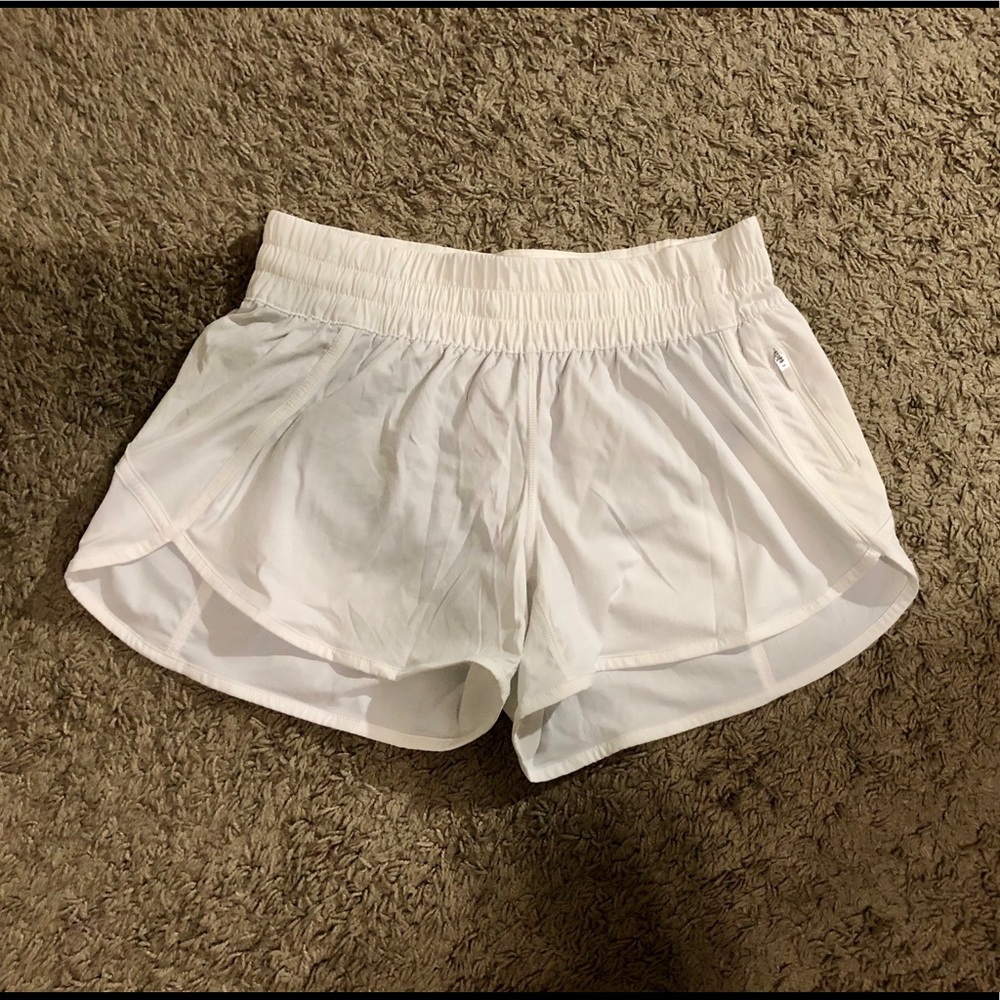 NWOT Lulu Tracker Shorts